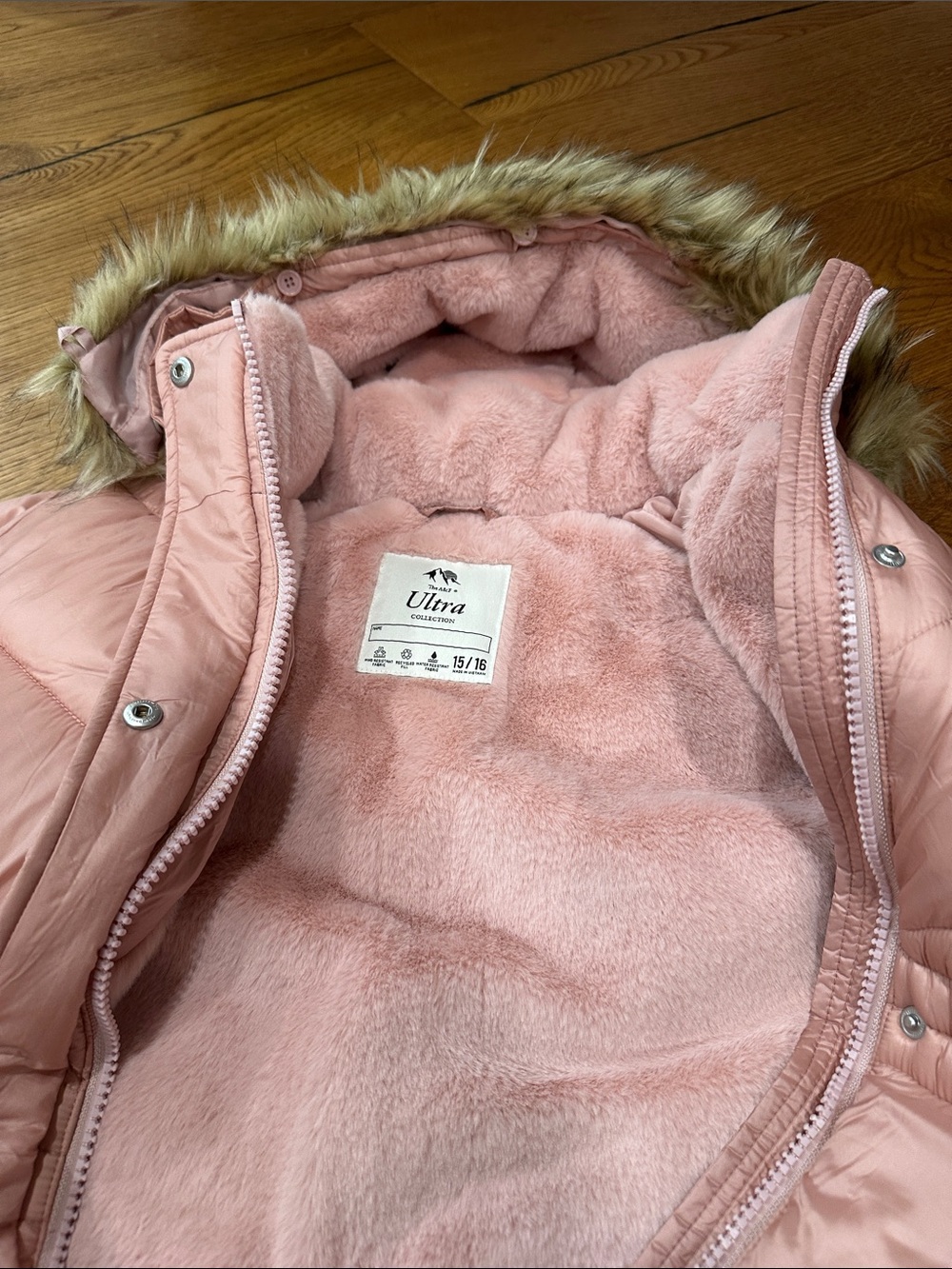 Abercrombie & Fitch Girls' Light Pink Puffer Coat with Faux Fur Hood- size 15/16 - Picture 7 of 9